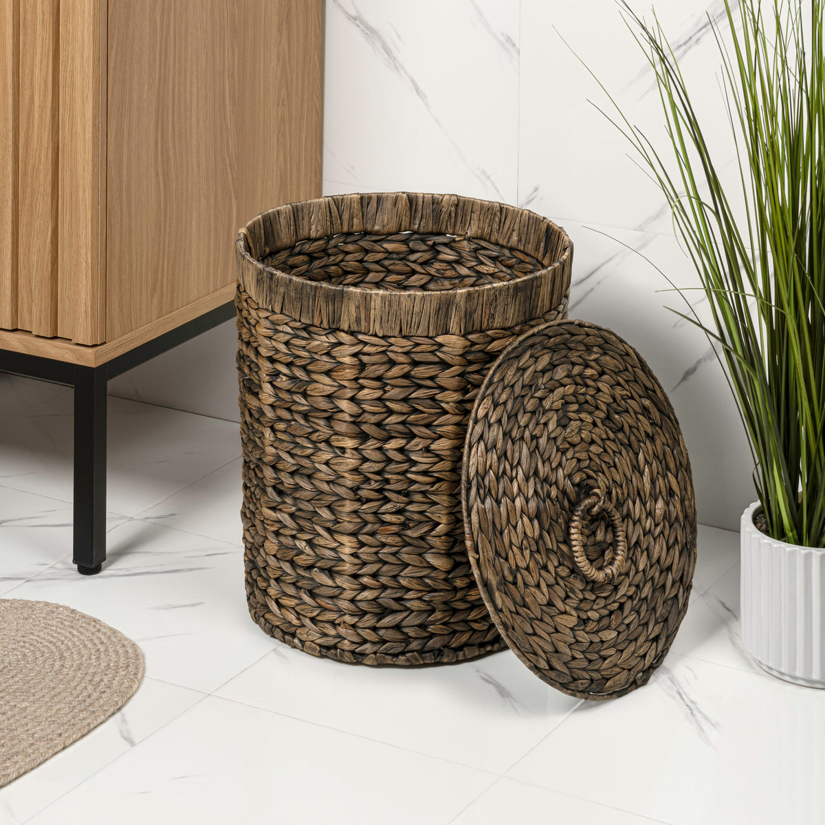 Timbera Coastal Bohemian Handwoven Water Hyacinth 5.7-Gallon Tapered Round Wicker Watebasket with Lid
