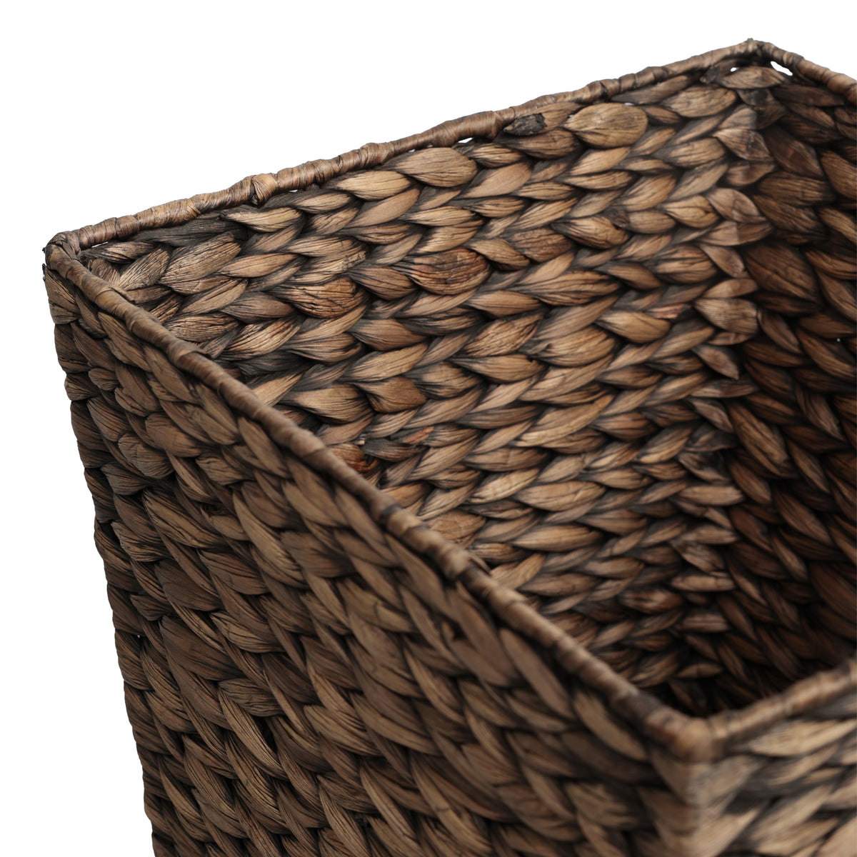 Logoria Coastal Farmhouse Handwoven Water Hyacinth 4.8-Gallon Tapered Square Wicker Watebasket