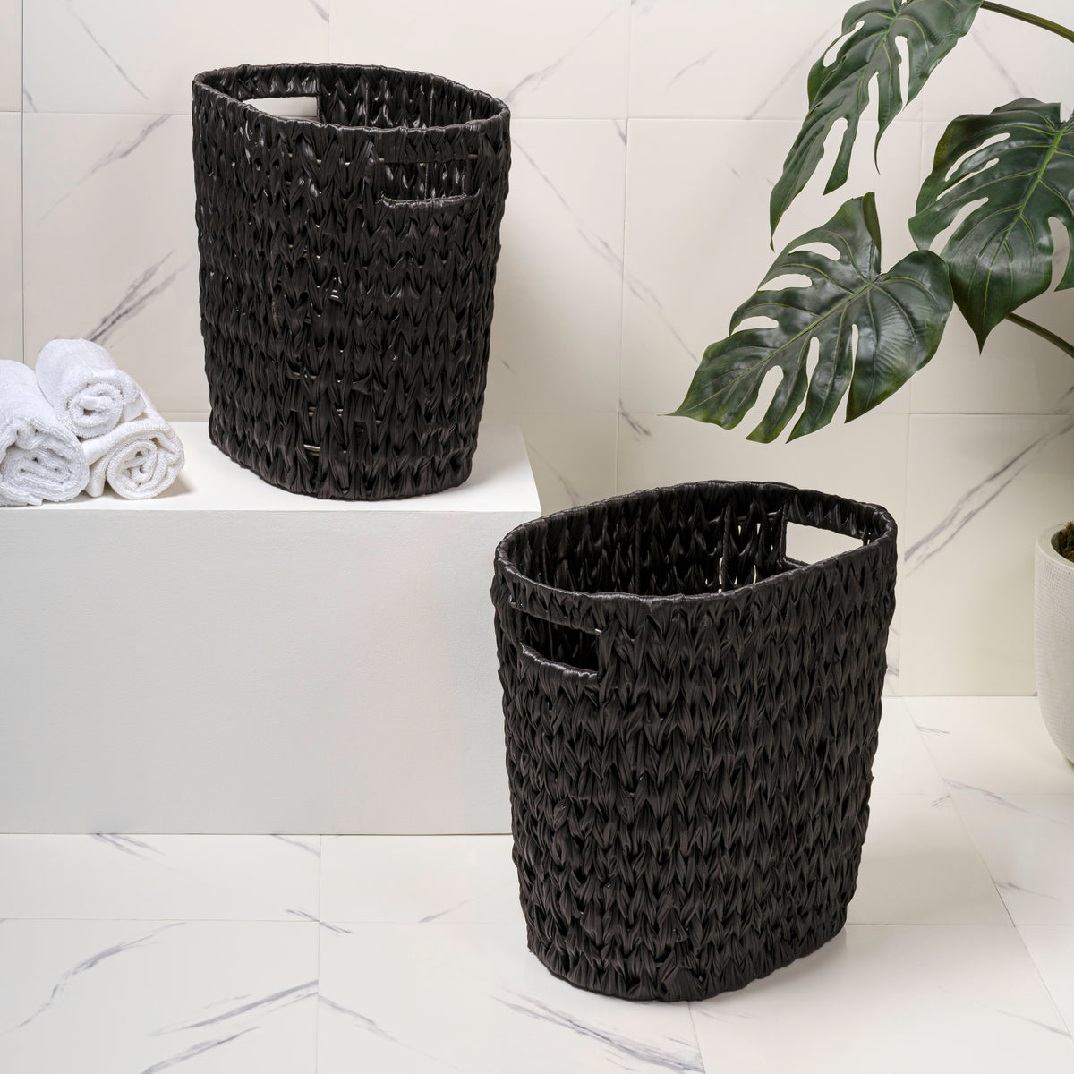 Aurelyn Contemporary Farmhouse Resin 4.5-Gallon Tapered Oval Wicker Watebasket with Handles