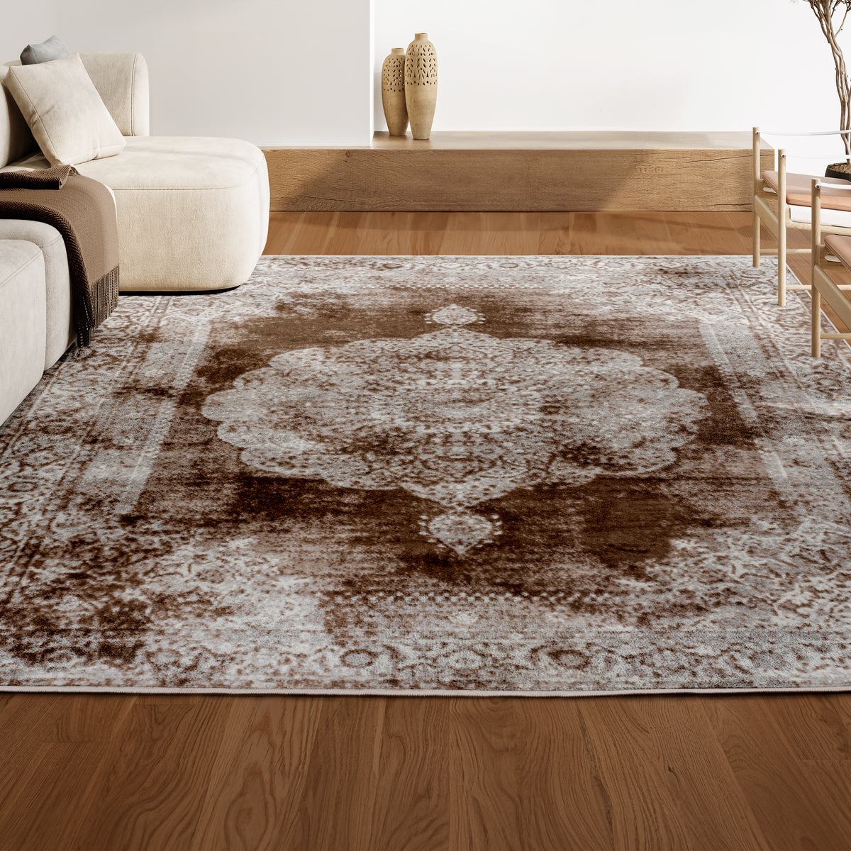 Thanlyin Rosalia Cottage Medallion Area Rug