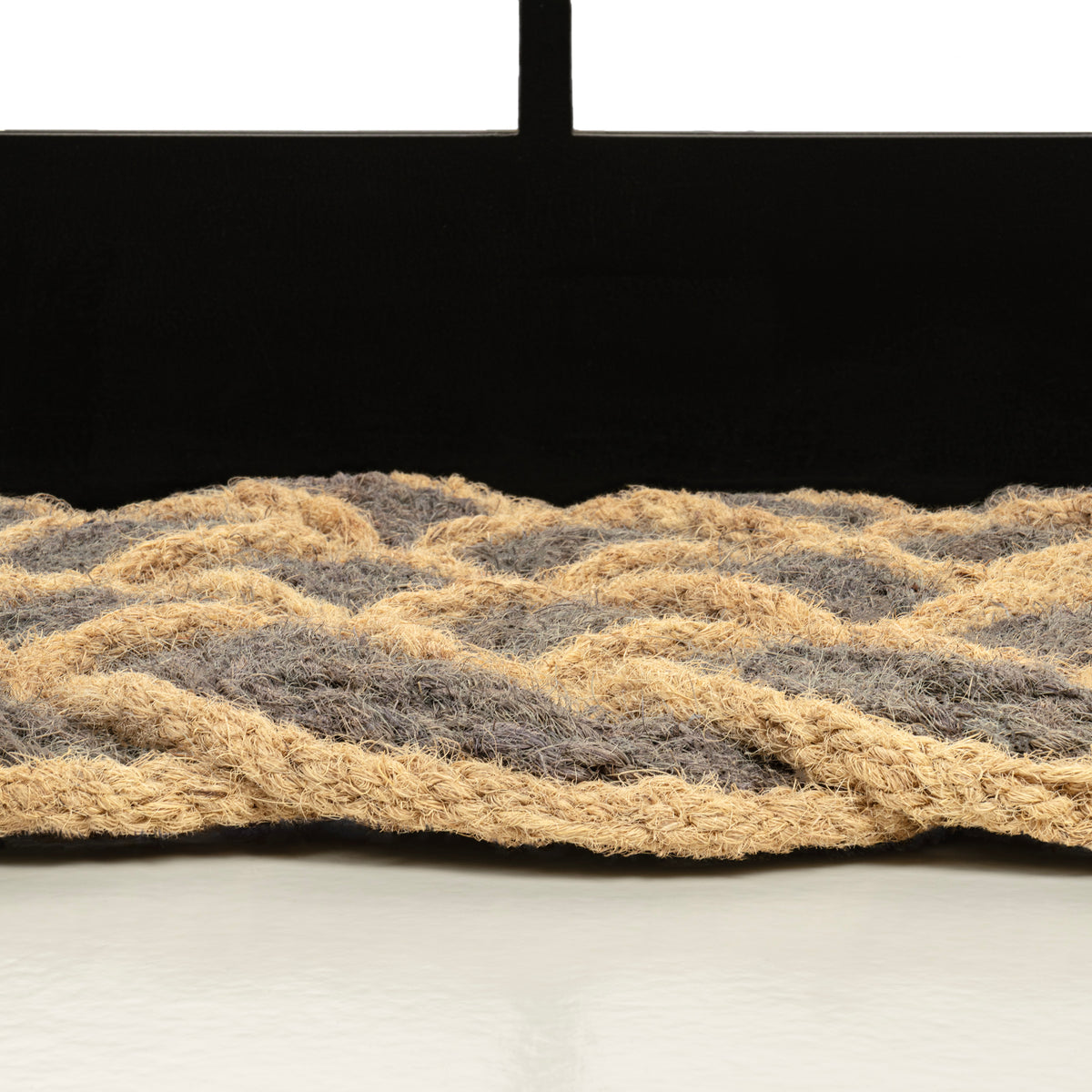 Ocean Classic Coastal Scalloped Basketweave Indoor/Outdoor Coir Mat