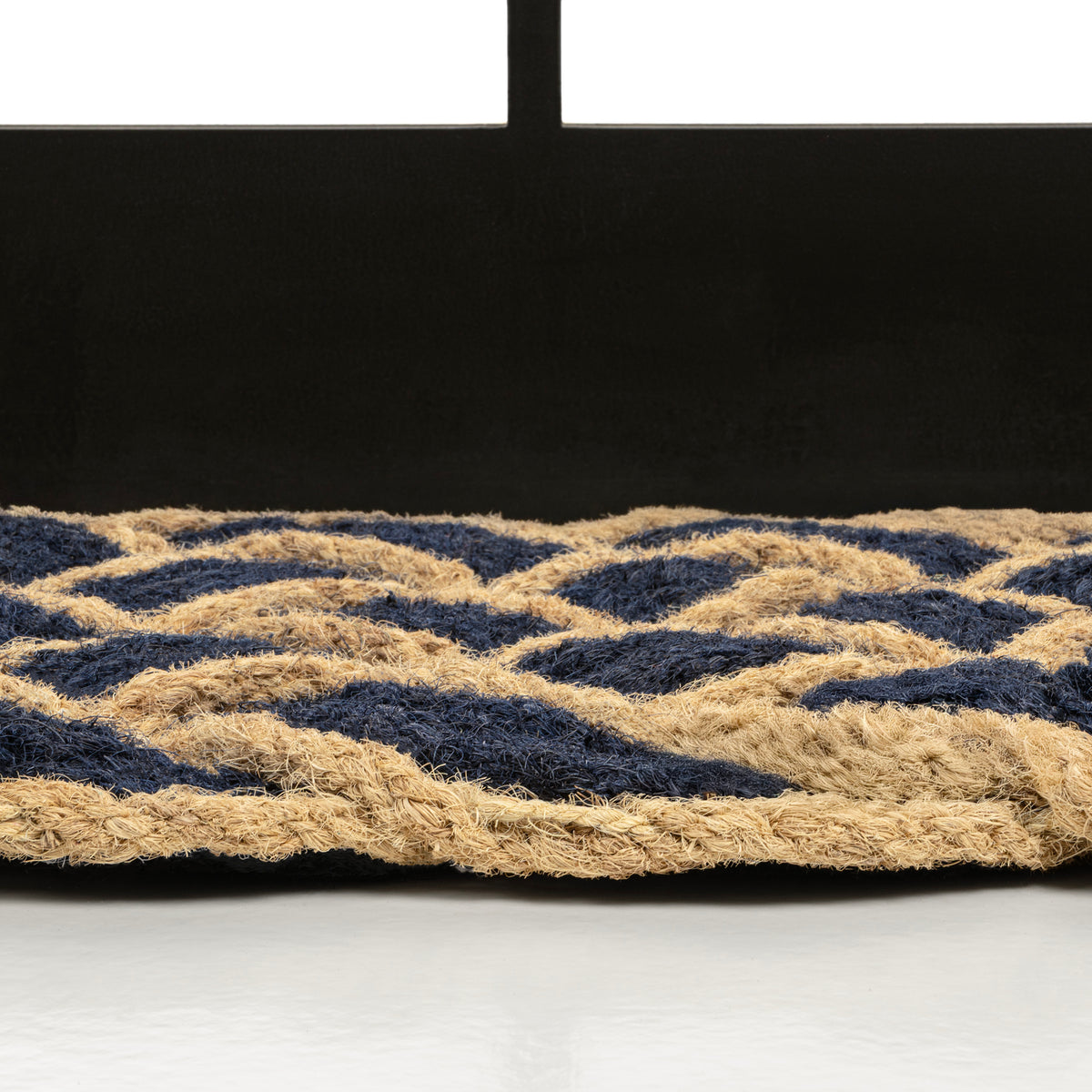 Ocean Classic Coastal Scalloped Basketweave Indoor/Outdoor Coir Mat