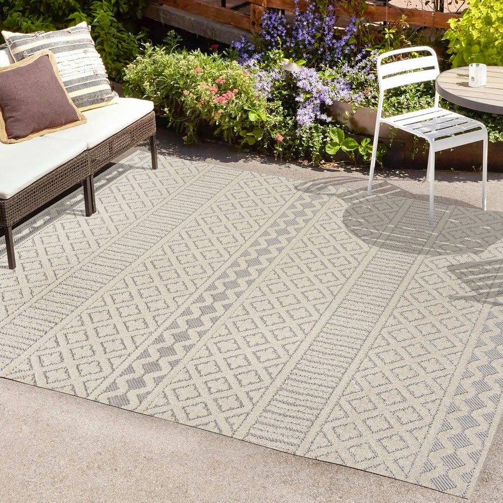 chevron High-Low Modern Trellis Geometric Indoor/Outdoor Area Rug