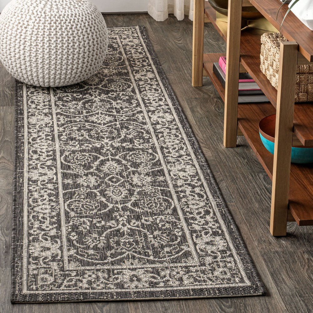 Huon Palazzo Vine and Border Indoor/Outdoor Area Rug