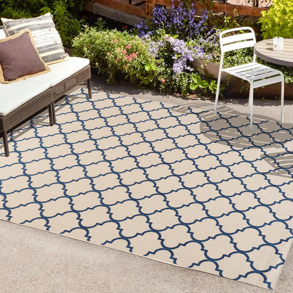 Loire Arabesque Ogee Trellis Indoor/Outdoor Area Rug