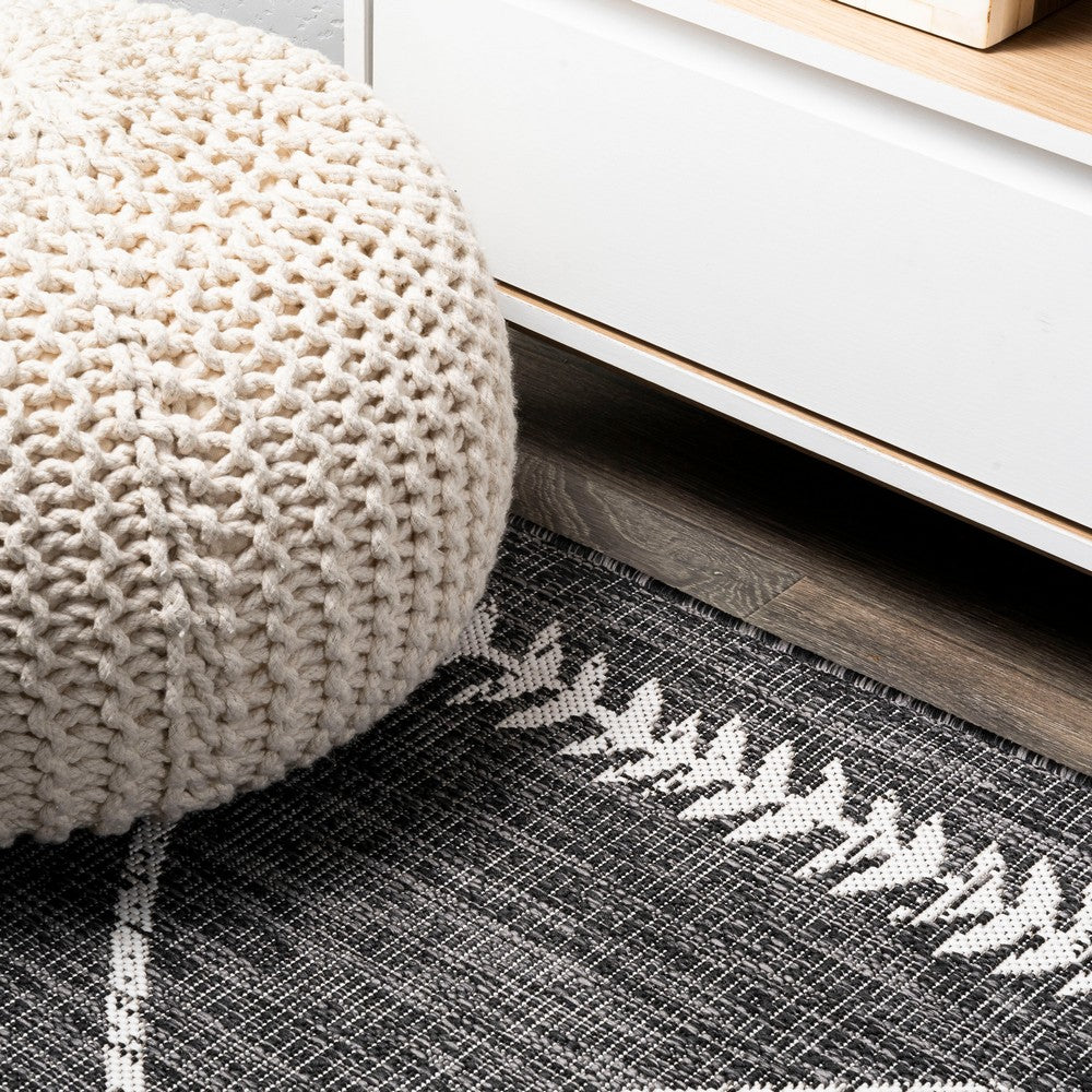 Gandra Derya Tribal Diamond Trellis Indoor/Outdoor Area Rug