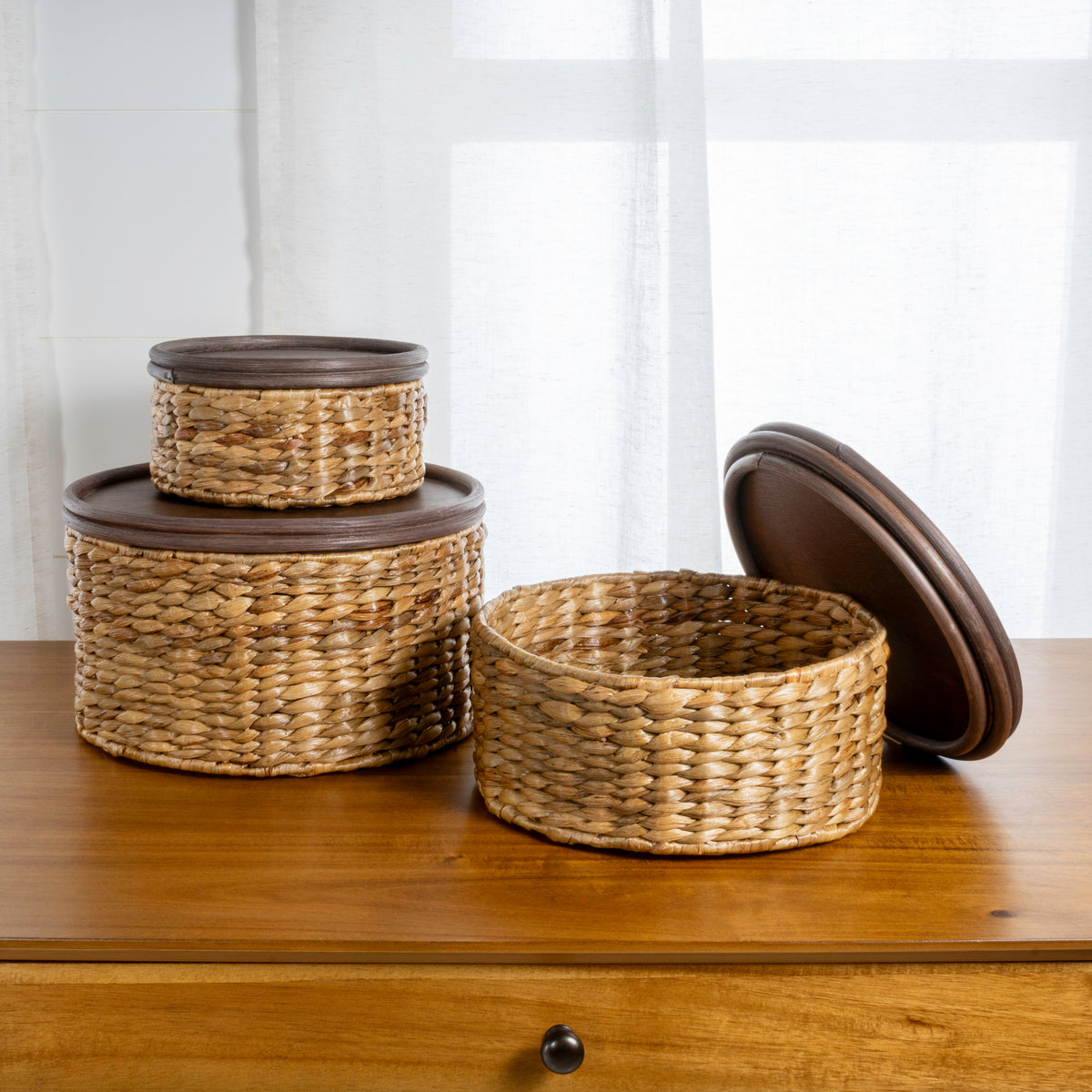 Gouda Southwestern Hand-Woven Hyacinth Circular Nesting Baskets with Wood Lids