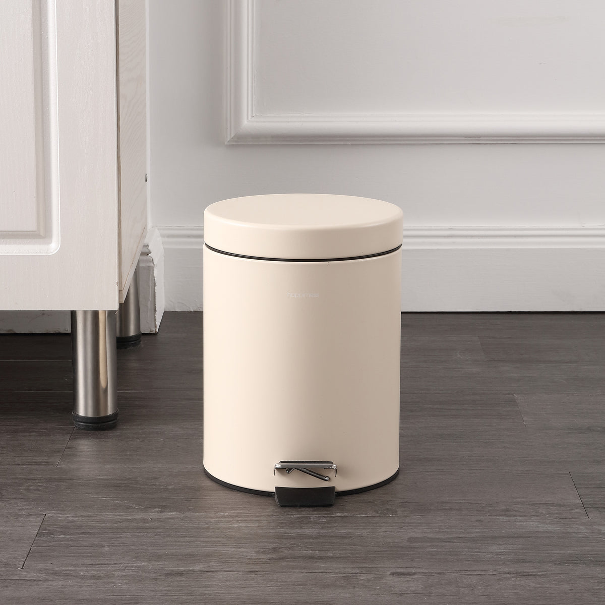 Leo 8-Gallon Step-Open Trash Can with FREE Mini Trash Can