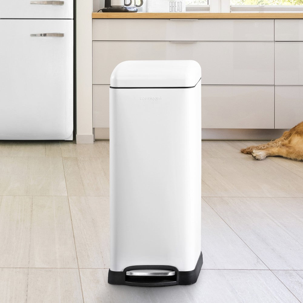 Betty Retro 30 Liters/8 Gallon Trash Can