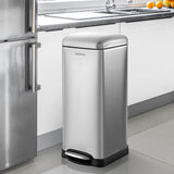 Betty Retro 30 Liters/8 Gallon Trash Can