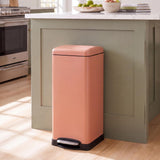 Betty Retro 30 Liters/8 Gallon Trash Can