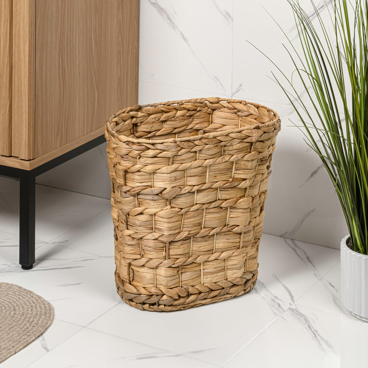 Barkora Rustic Farmhouse Handwoven Water Hyacinth 4.5-Gallon Tapered Oval Wicker Watebasket