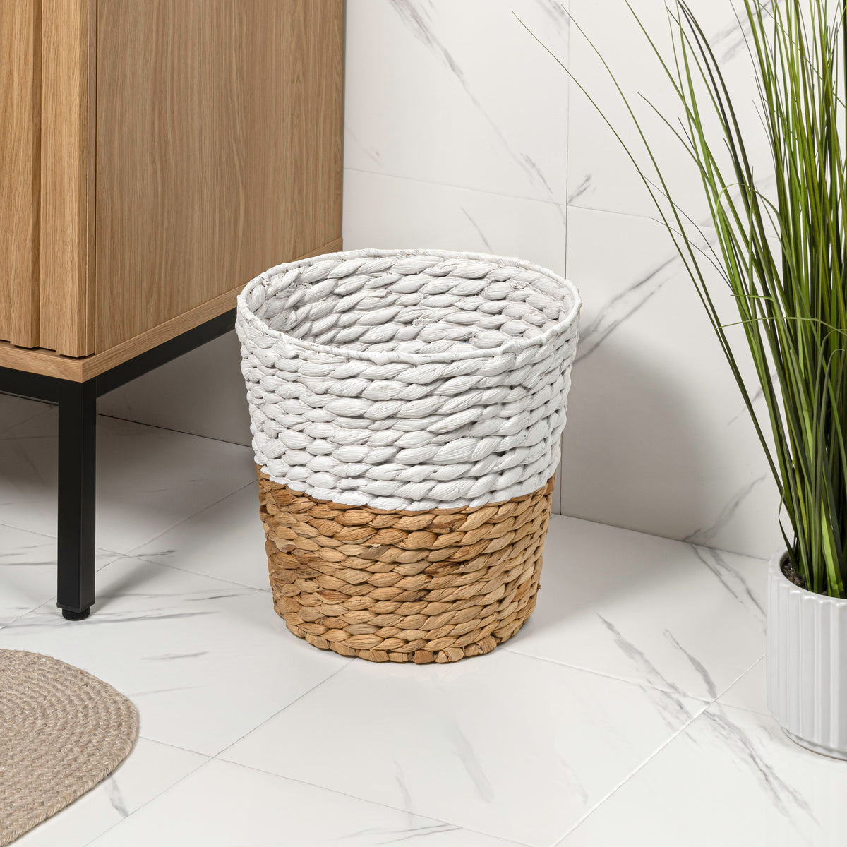 Granivox Contemporary Bohemian Two-Tone Handwoven Water Hyacinth 3.1-Gallon Tapered Round Wicker Watebasket