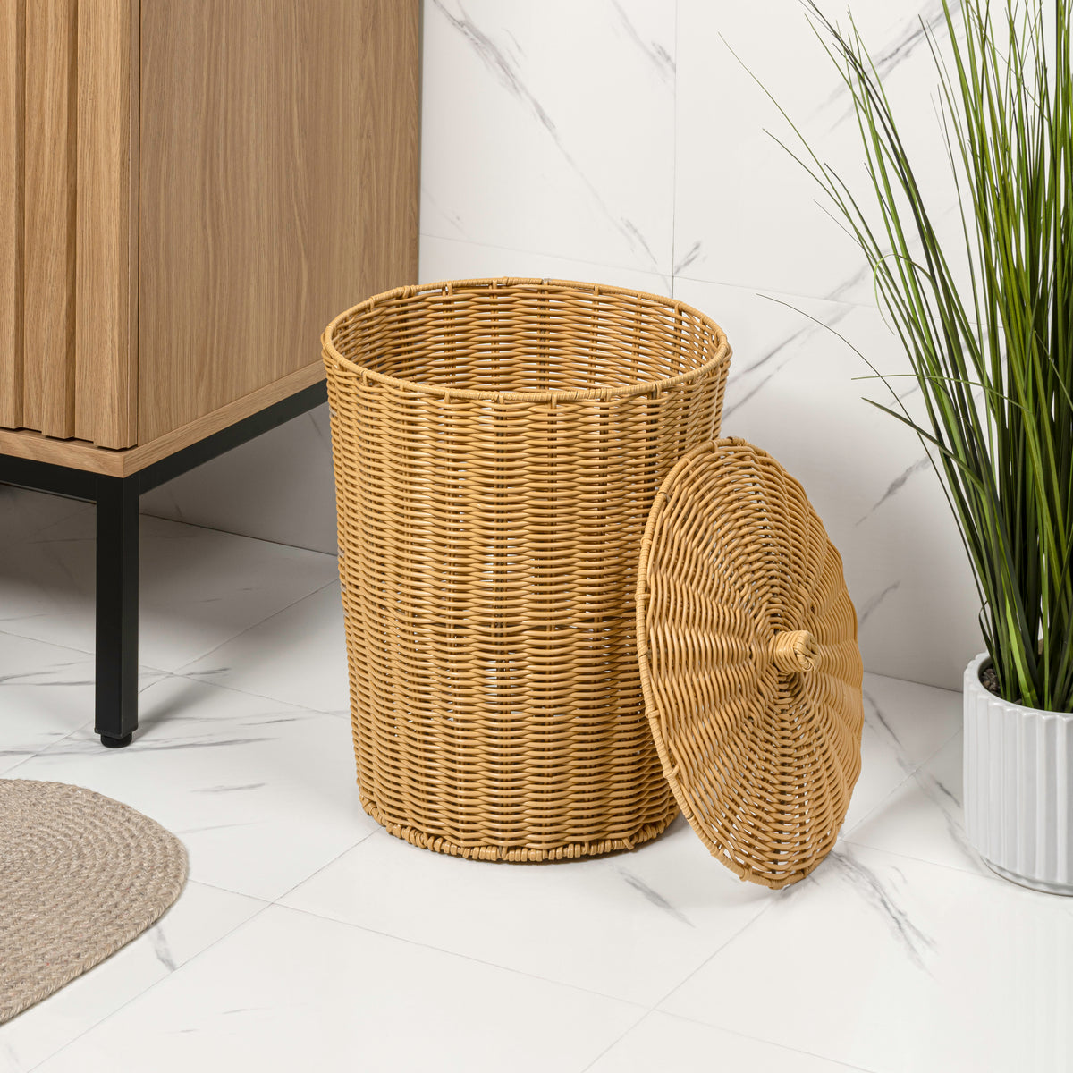 Valarock Coastal Contemporary Resin 4.7-Gallon Tapered Round Wicker Watebasket with Lid