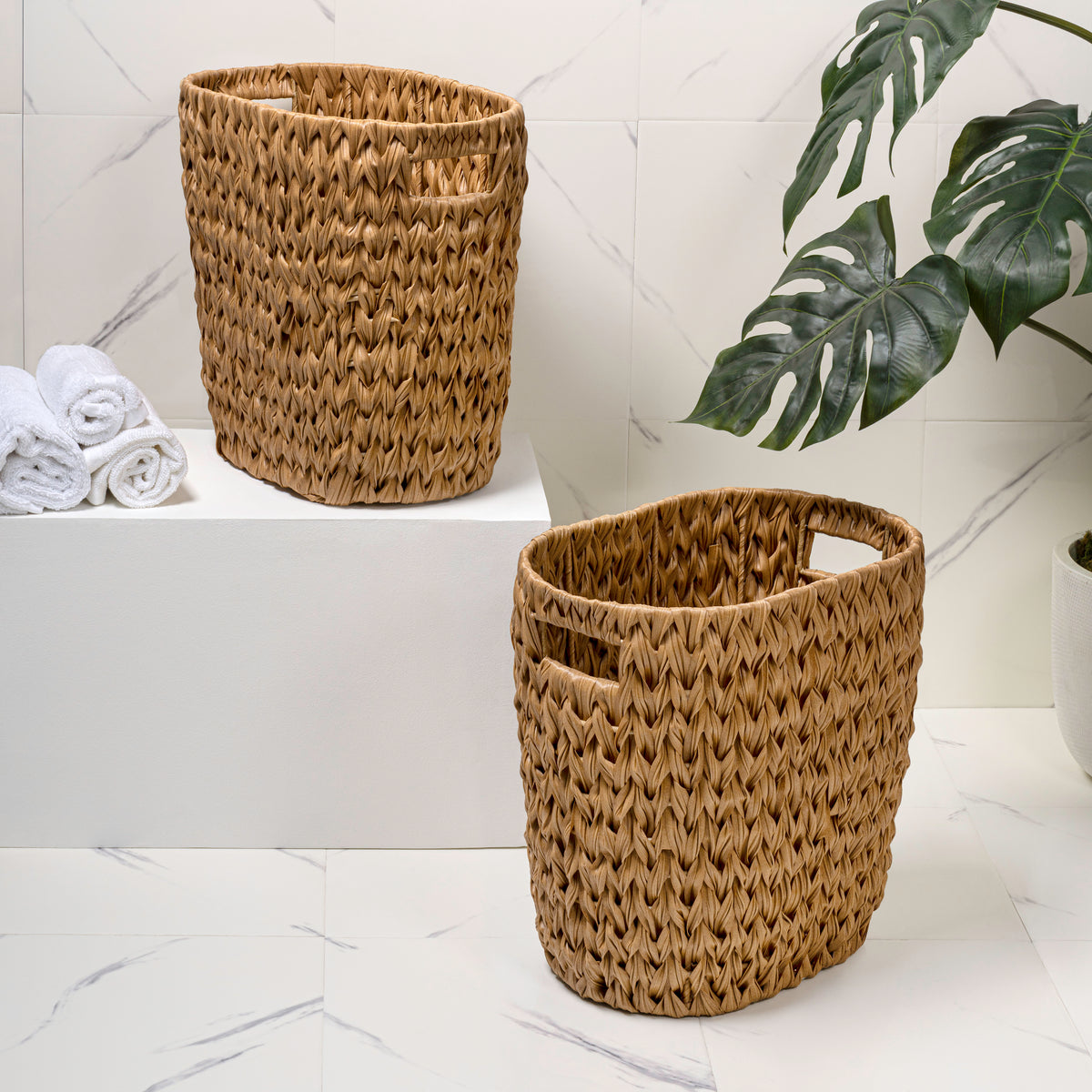 Aurelyn Contemporary Farmhouse Resin 4.5-Gallon Tapered Oval Wicker Watebasket with Handles