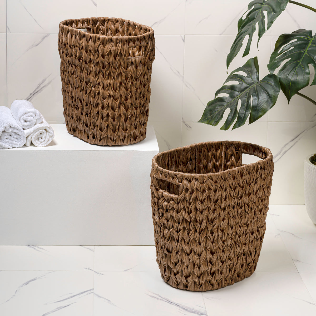 Aurelyn Contemporary Farmhouse Resin 4.5-Gallon Tapered Oval Wicker Watebasket with Handles