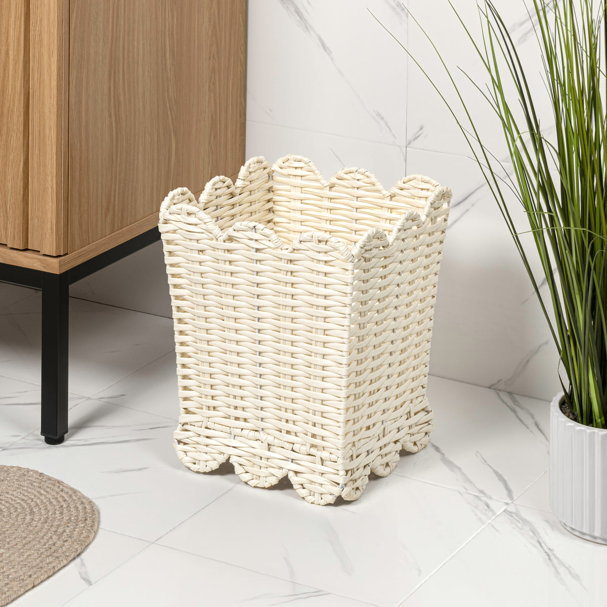 Lunaris Modern Farmhouse Resin 3.3-Gallon Tapered Square Wicker Watebasket with Scalloped Edge