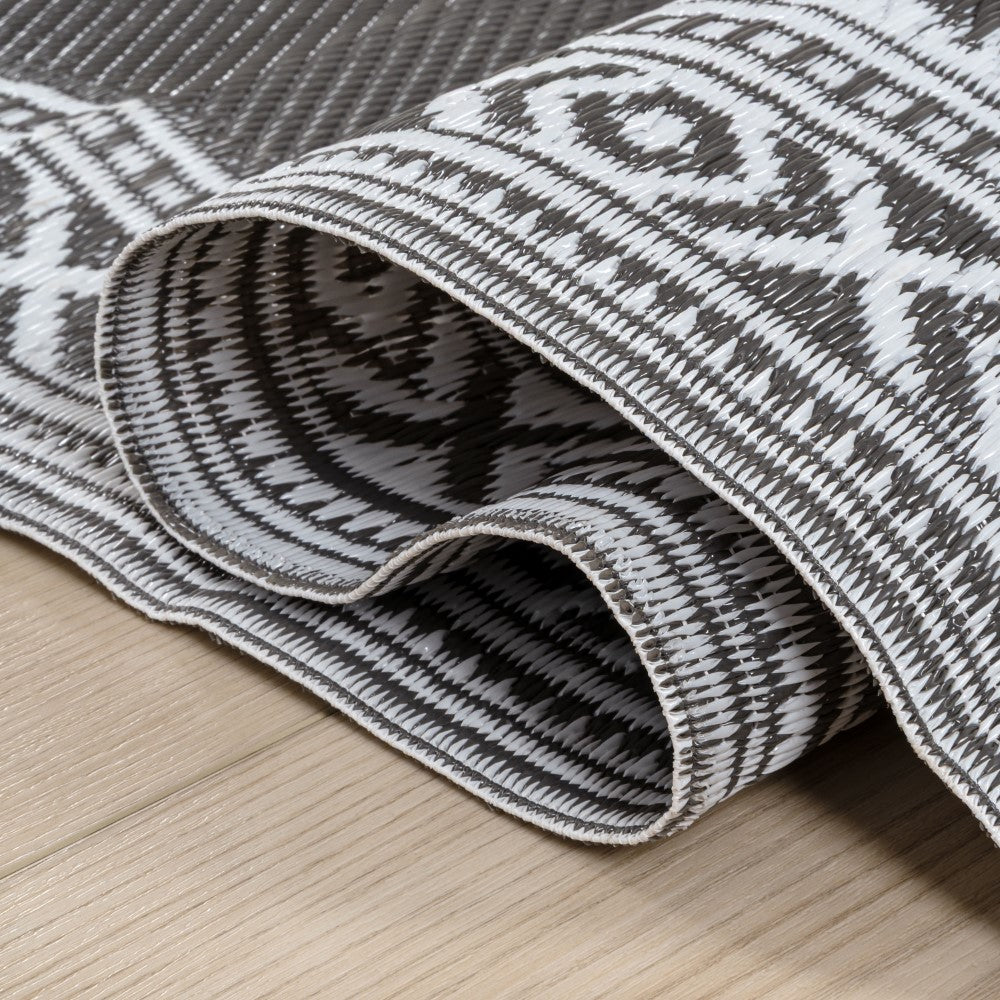 Stonegrove Medallion Border Foldable Waterproof Reversible Plastic Straw Area Rug