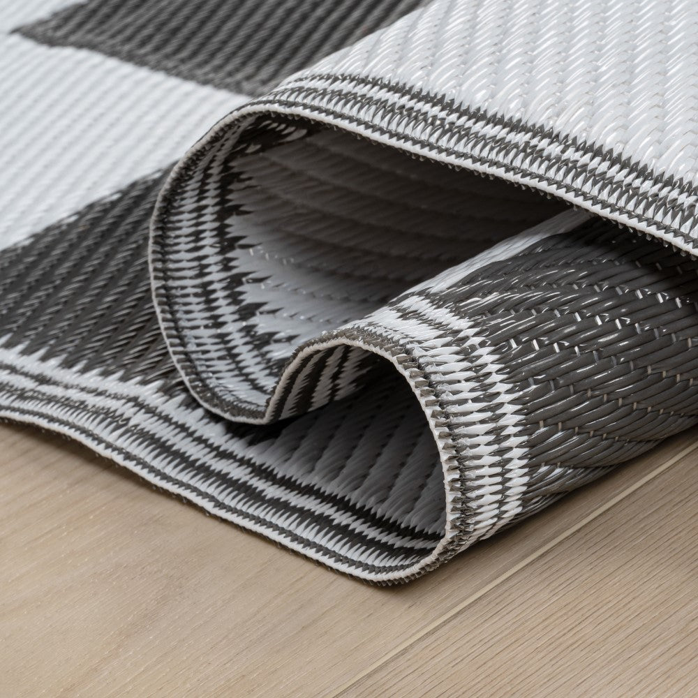 Wildterra Geometric Checker Foldable Waterproof Reversible Plastic Straw Area Rug