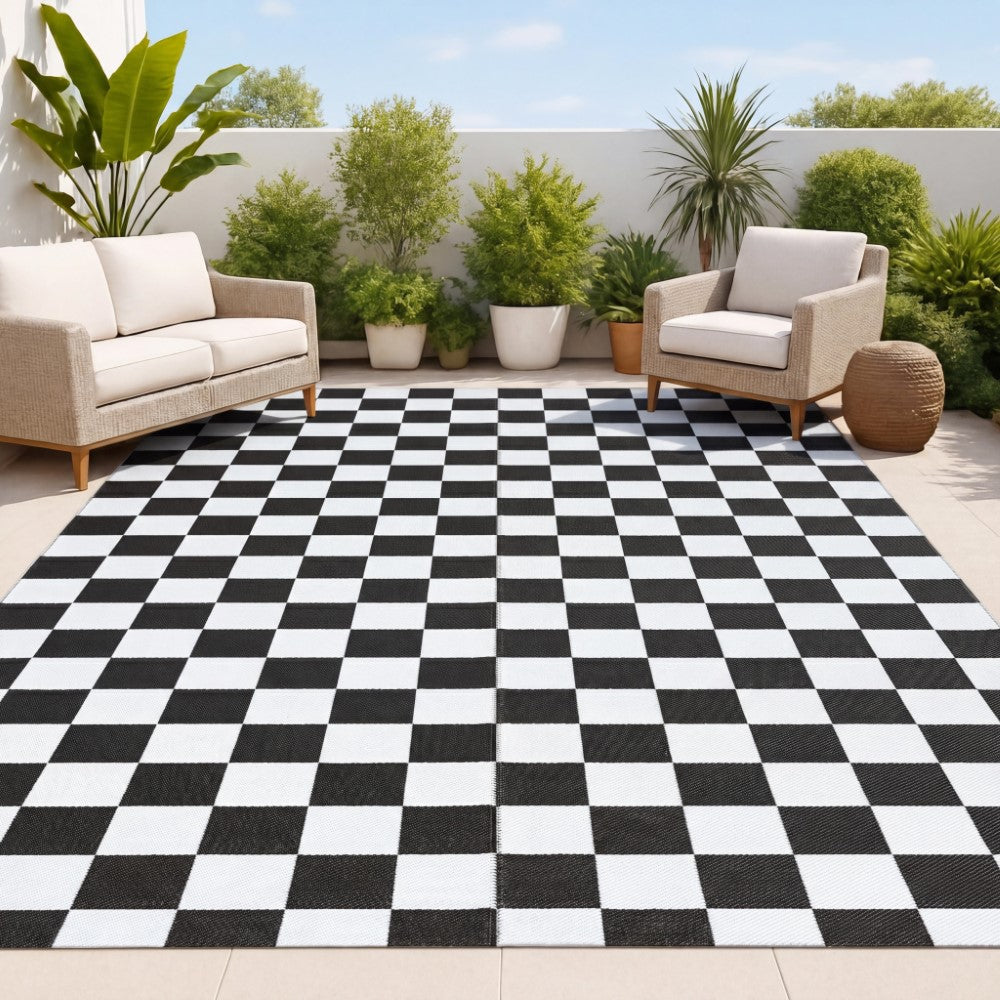 Wildterra Geometric Checker Foldable Waterproof Reversible Plastic Straw Area Rug