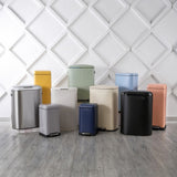 Betty Retro 30 Liters/8 Gallon Trash Can