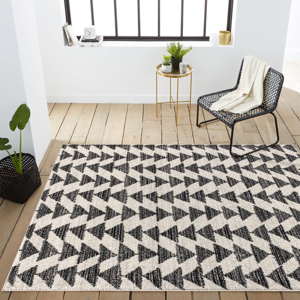 Tonga Aisha Moroccan Triangle Geometric Area Rug