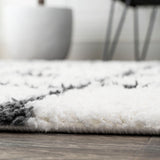 Upper Arenal Geometric Grid Shag Area Rug