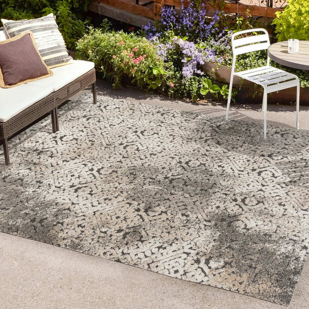 Tannisby High-Low Shabby Damask Indoor/Outdoor Area Rug