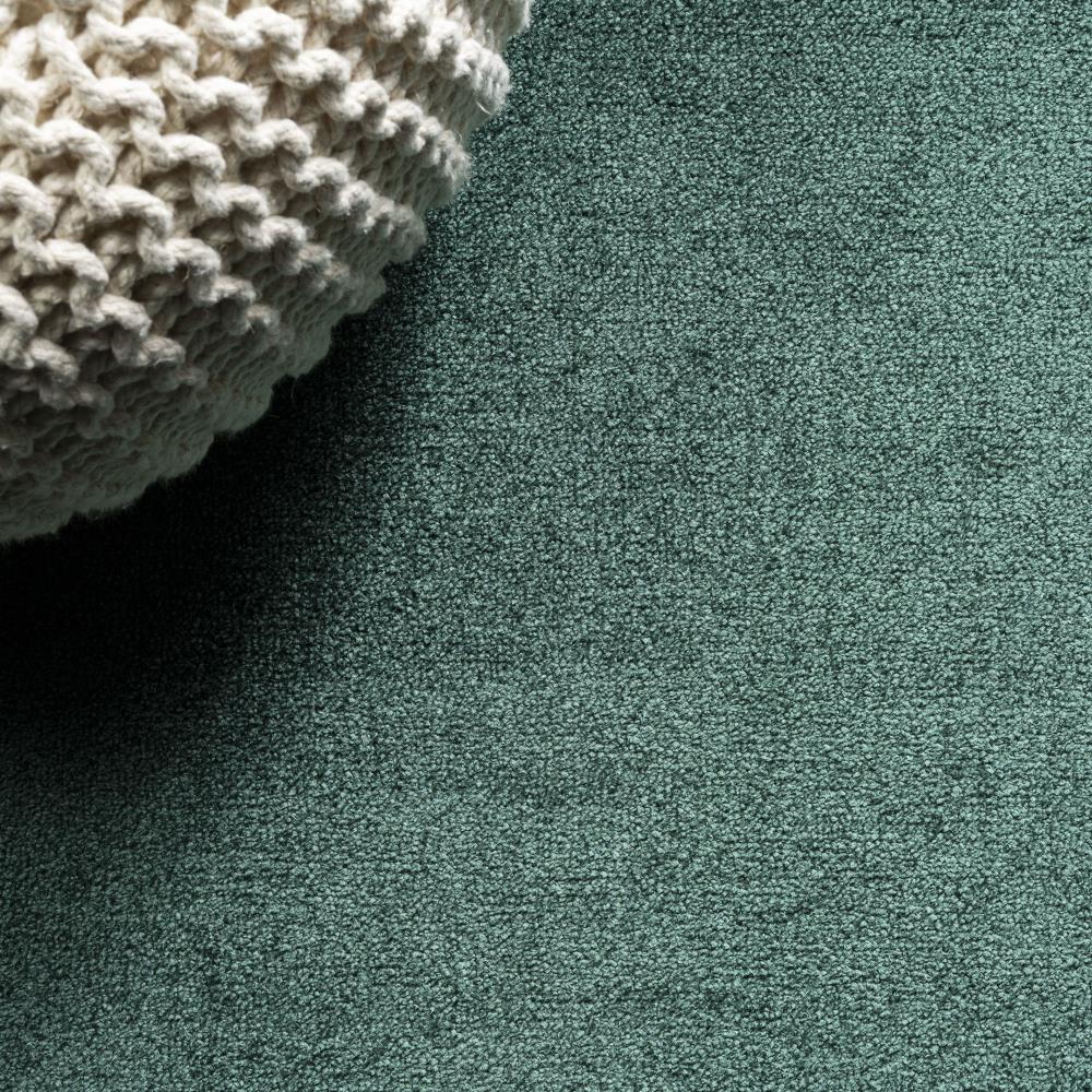 Trivor Haze Solid Low-pile Area Rug Emerald