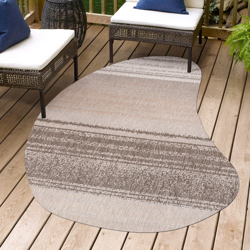 Dhiren Modern Rustic Organic Curve Indoor/Outdoor Area Rug