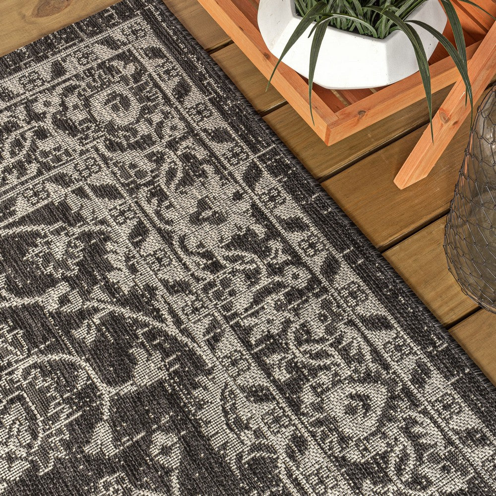 Huon Palazzo Vine and Border Indoor/Outdoor Area Rug