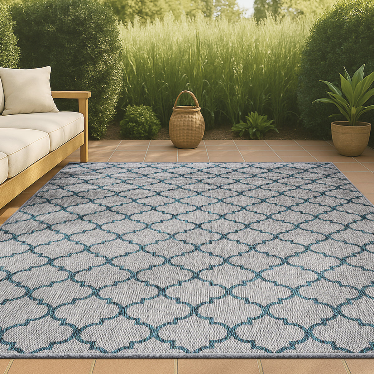 Loire Arabesque Ogee Trellis Indoor/Outdoor Area Rug