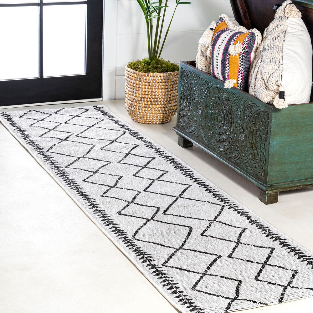 Gandra Derya Tribal Diamond Trellis Indoor/Outdoor Area Rug