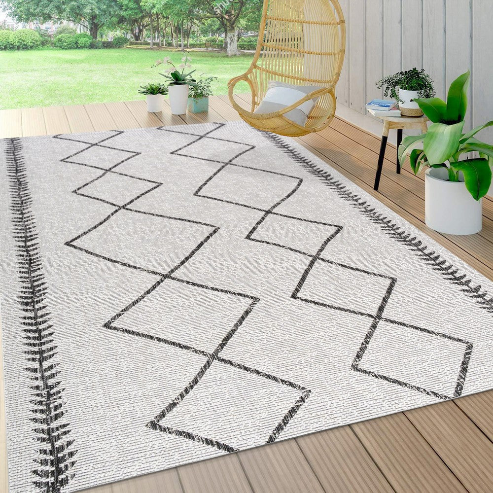 Gandra Derya Tribal Diamond Trellis Indoor/Outdoor Area Rug
