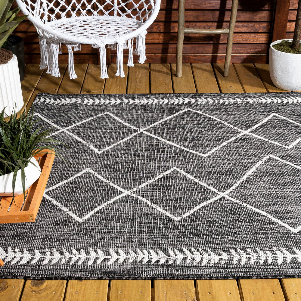 Gandra Derya Tribal Diamond Trellis Indoor/Outdoor Area Rug