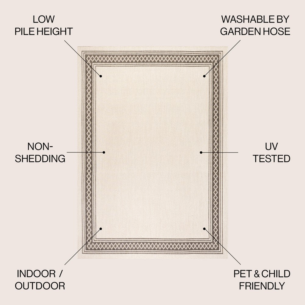 Kristine Classic Diamond Border Indoor/outdoor Area Rug