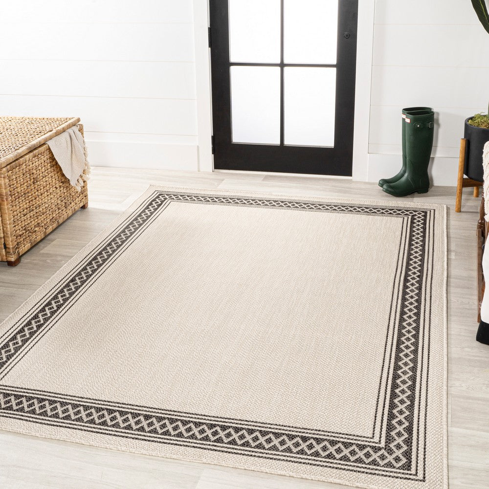 Kristine Classic Diamond Border Indoor/outdoor Area Rug