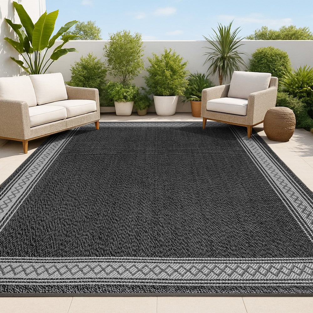 Kristine Classic Diamond Border Indoor/outdoor Area Rug