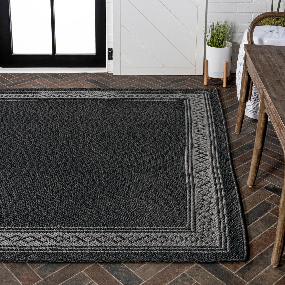 Kristine Classic Diamond Border Indoor/outdoor Area Rug
