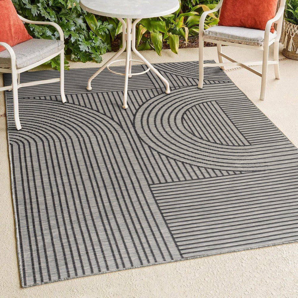 Leah Mid-Century Modern Arch Stripe Reversible Machine-Washable Indoor/Outdoor Area Rug