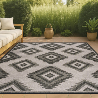 Antique Geometric Moroccan Diamond Indoor/Outdoor Area Rug