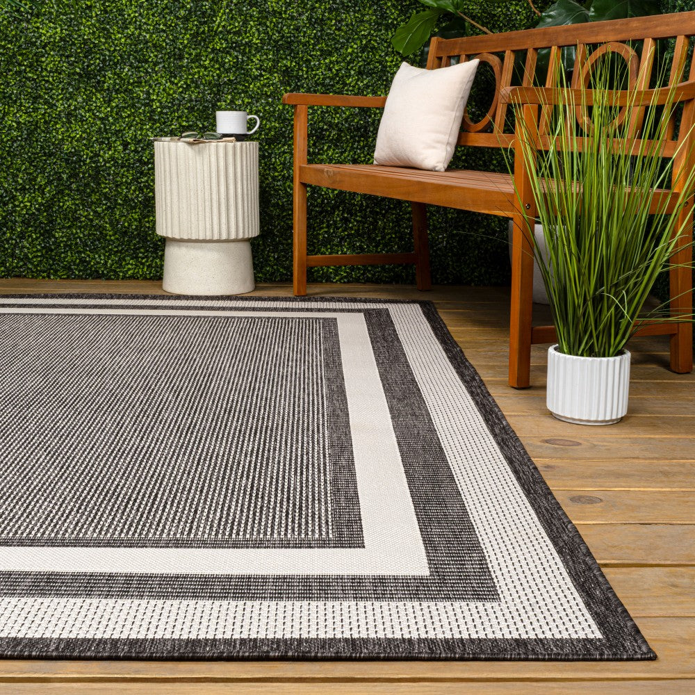 Thin Classic 3-Stripe Border Indoor/Outdoor Area Rug